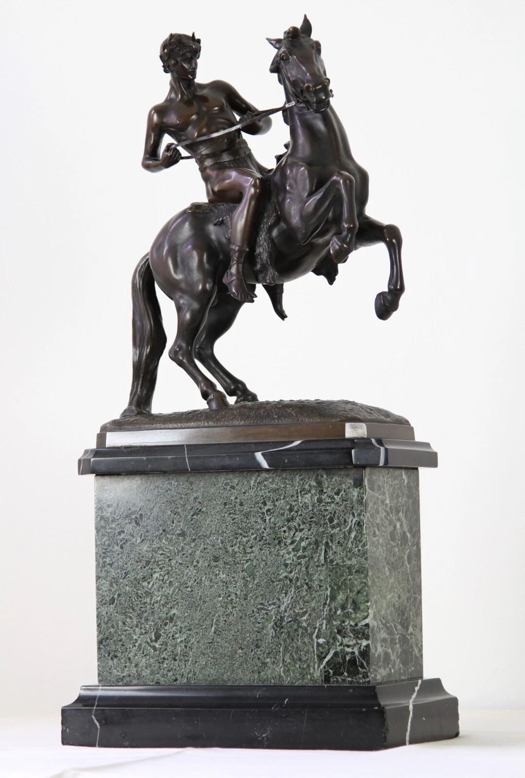 Rudolf Küchler – Reiter auf Pferd, Bronze auf Marmorsockel – Bild 2