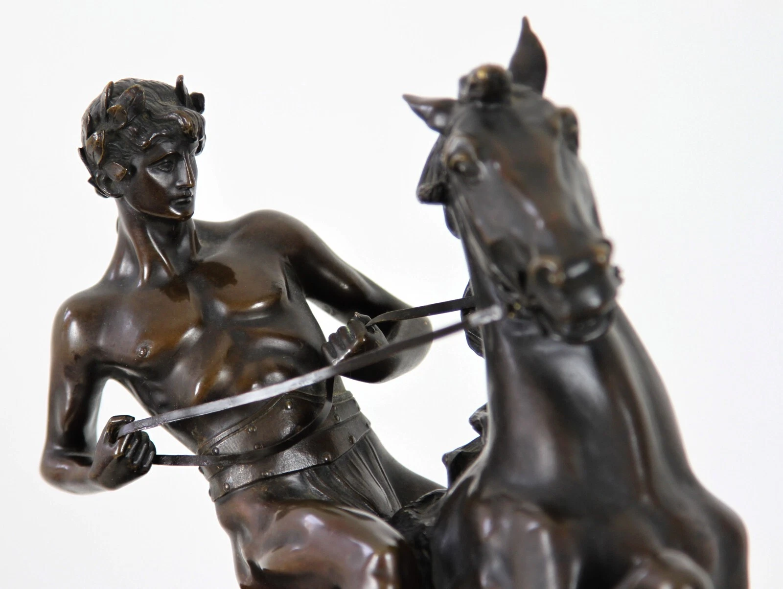 Rudolf Küchler – Reiter auf Pferd, Bronze auf Marmorsockel – Bild 5