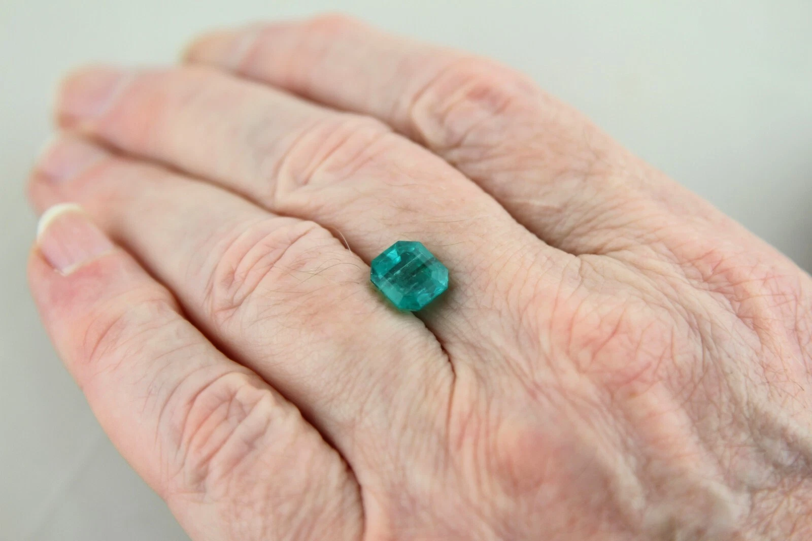 Natürlicher Smaragd 4,07 ct – IGI Antwerpen – Bild 13