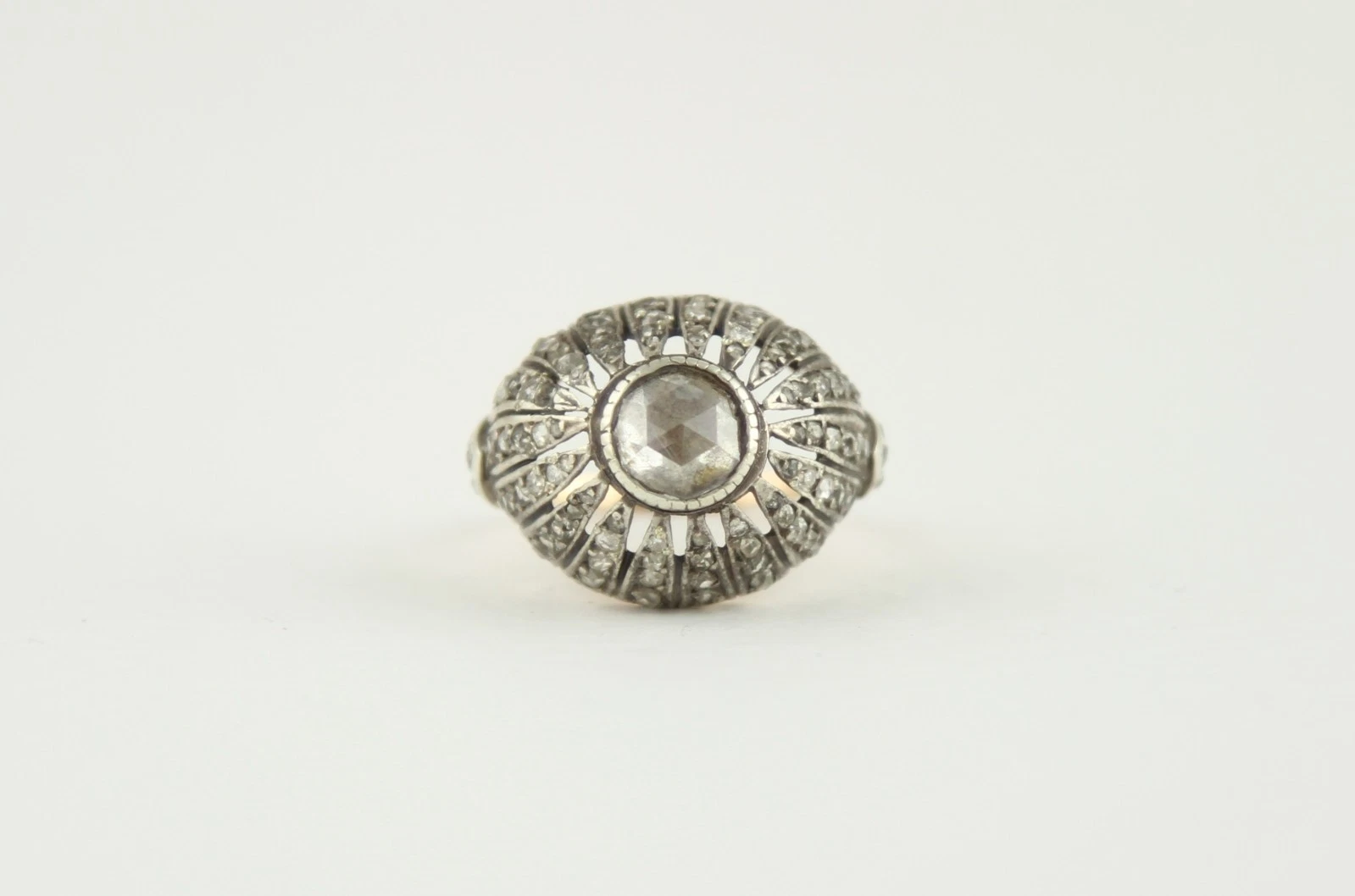 Antiker Ring aus Roségold und Silber mit 93 Altschliff-Diamanten – Bild 5