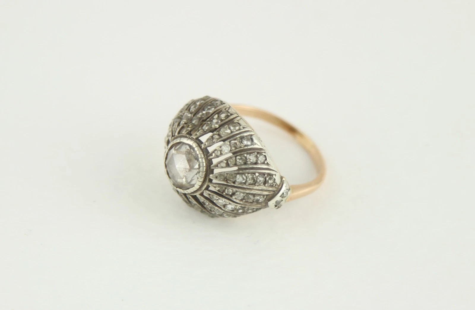 Antiker Ring aus Roségold und Silber mit 93 Altschliff-Diamanten – Bild 7