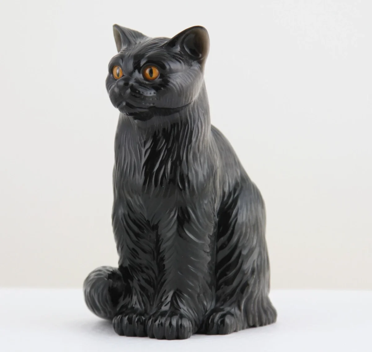 Fabergé Katzenfigur, wohl Basalt oder Obsidian, ca. 12,6 cm